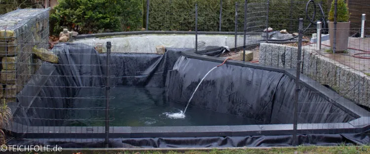 Koiteich bauen mit EPDM Folie